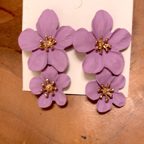 Lavender Floral Statement Earrings - Picture 3 of 5